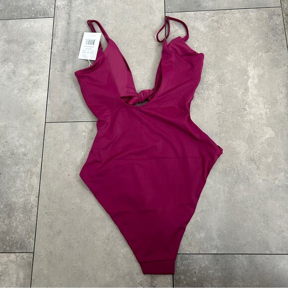 NEW Andie The Santorini one piece in PLUM size SMALL - Picture 3 of 7